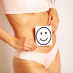 salud-estomago-conceptos-buena-digestion-cerca-mujer-sana-hermoso-cuerpo-delgado-forma-tarjeta-sonrisa-feliz-manos_118454-12227